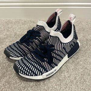 Adidas sneakers size 8.5.